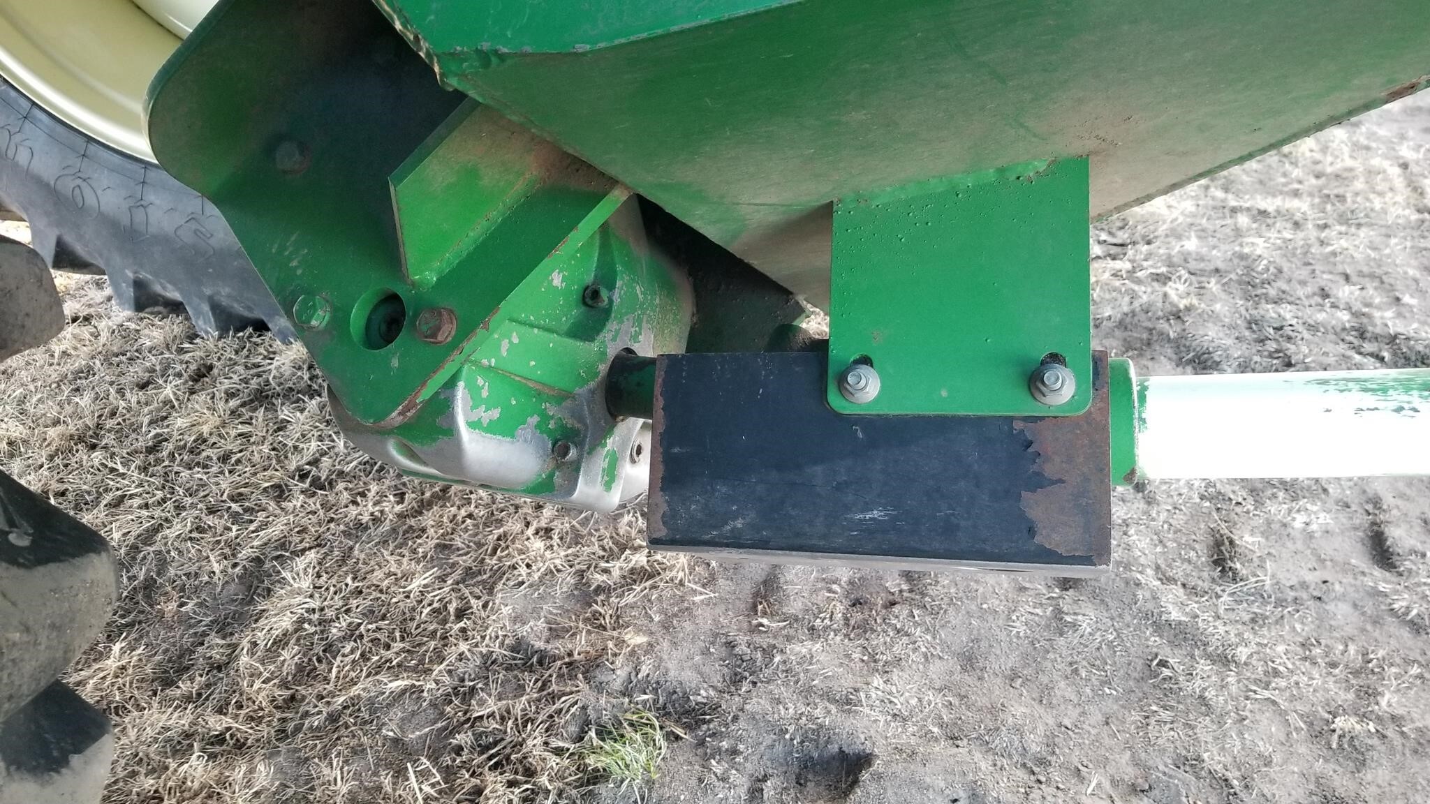2011 J&M 1151-22D Grain Cart