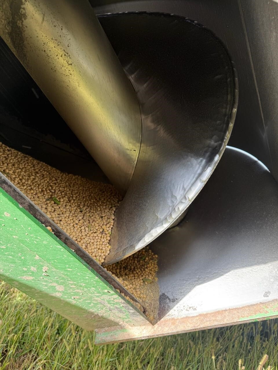 2011 J&M 1151-22D Grain Cart