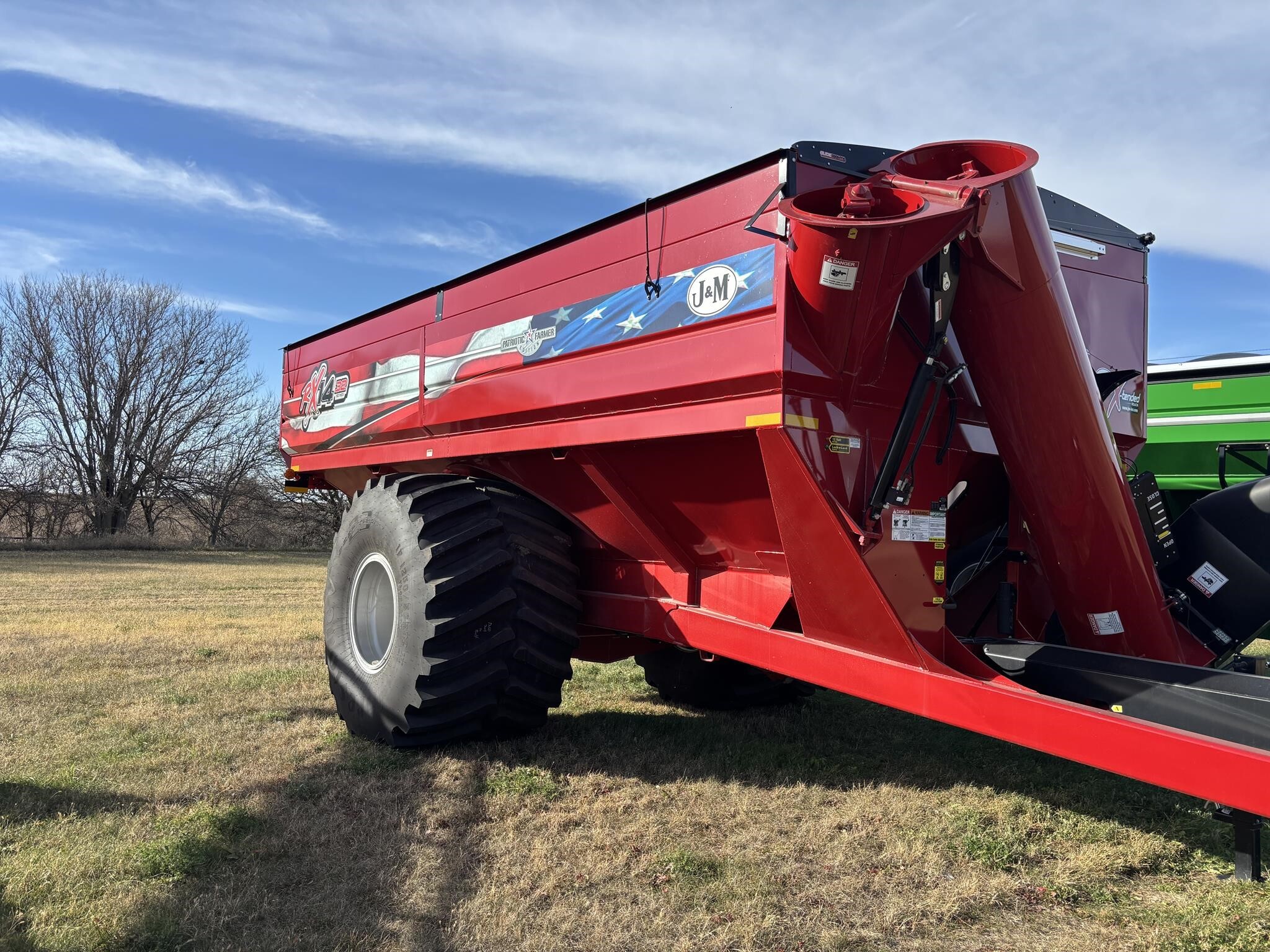 2024 J&M 1432-22S Grain Cart