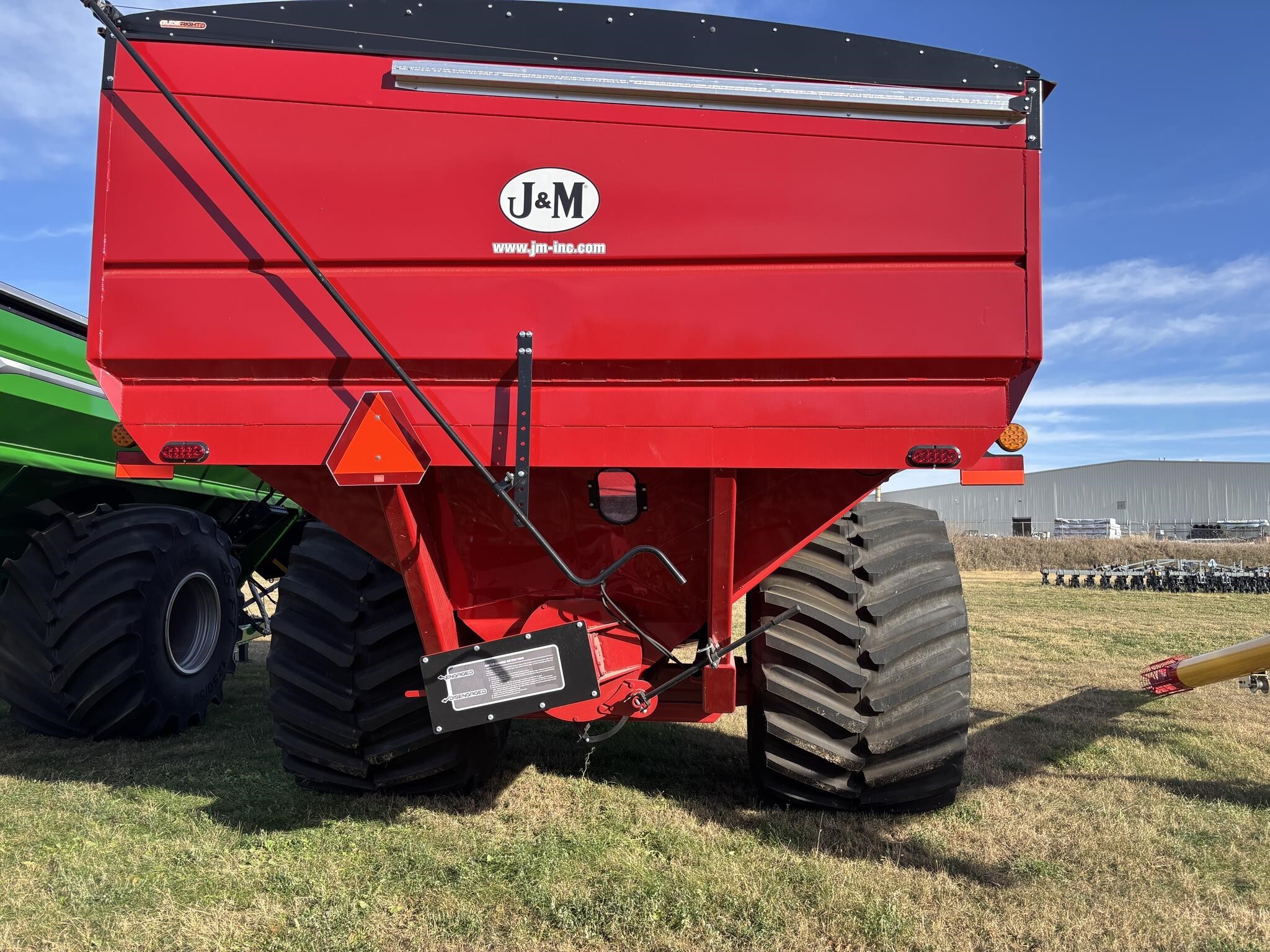 2024 J&M 1432-22S Grain Cart