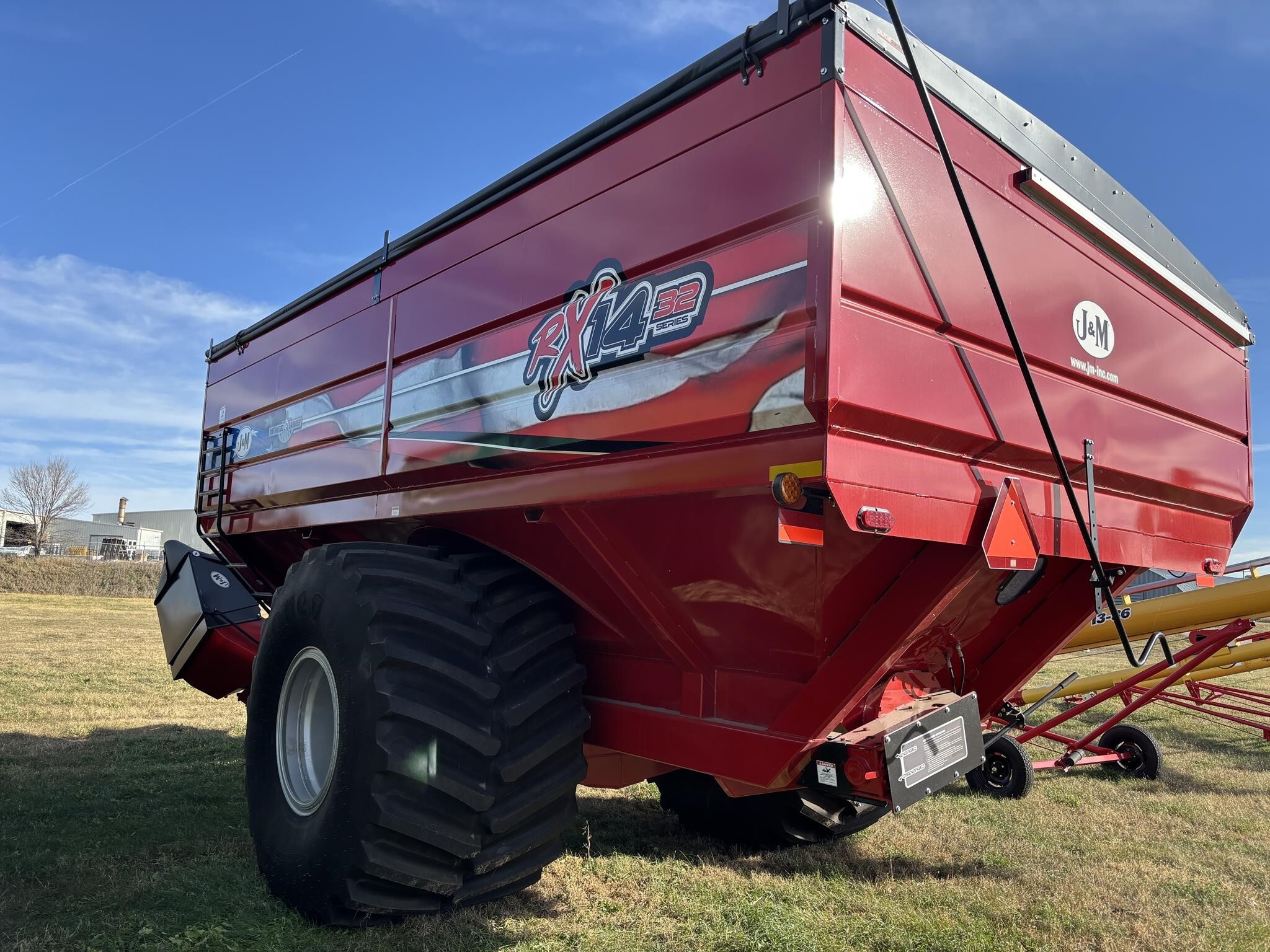 2024 J&M 1432-22S Grain Cart