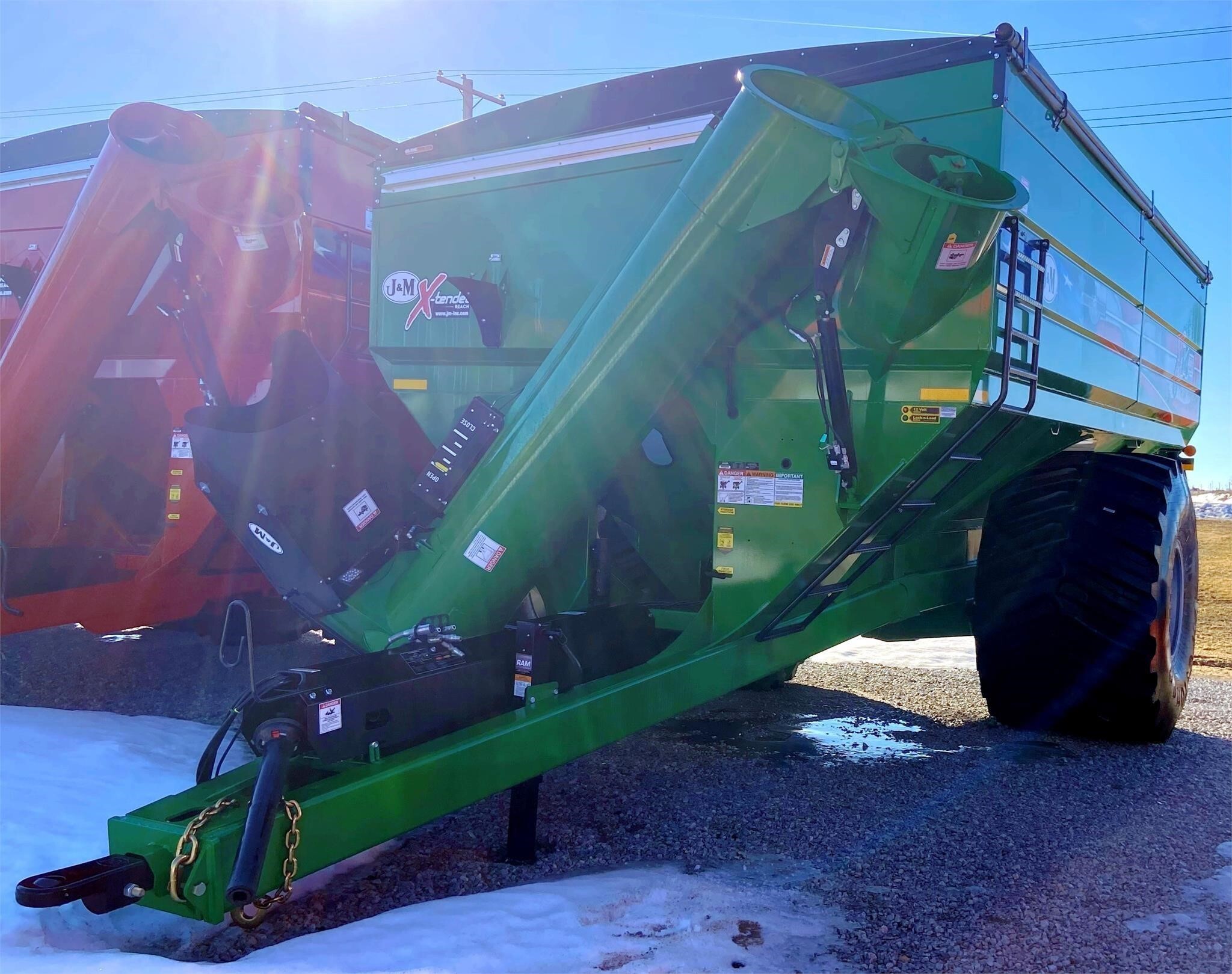 2026 J&M 1432-22S Grain Cart