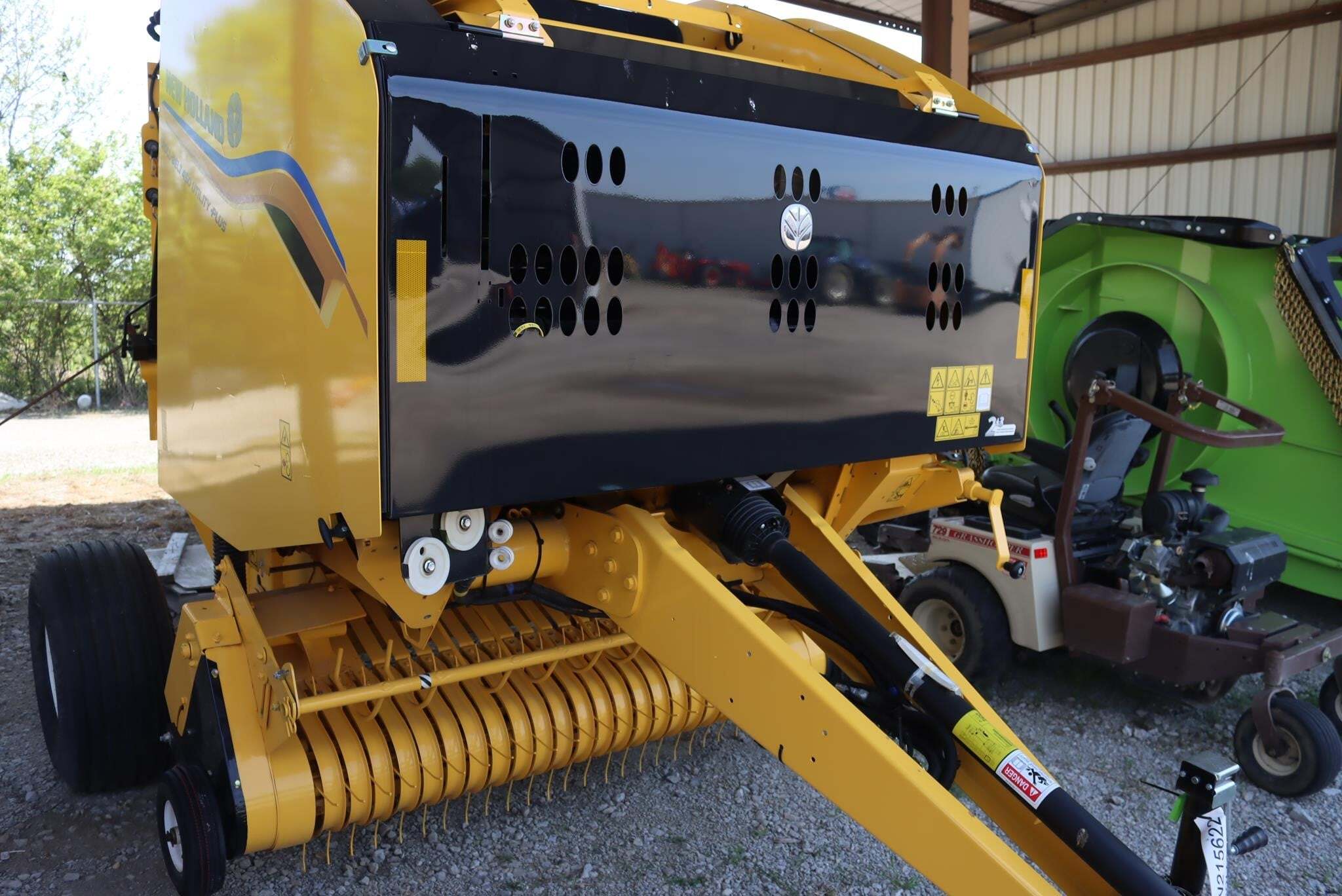  New Holland Roll-Belt 450 Utility Round Baler