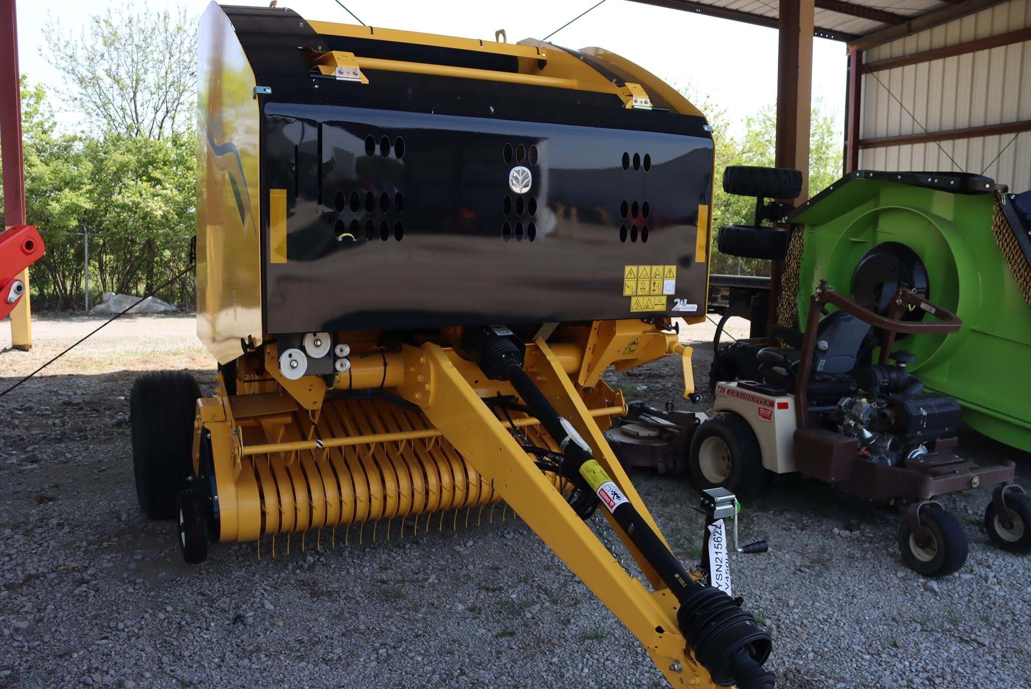  New Holland Roll-Belt 450 Utility Round Baler