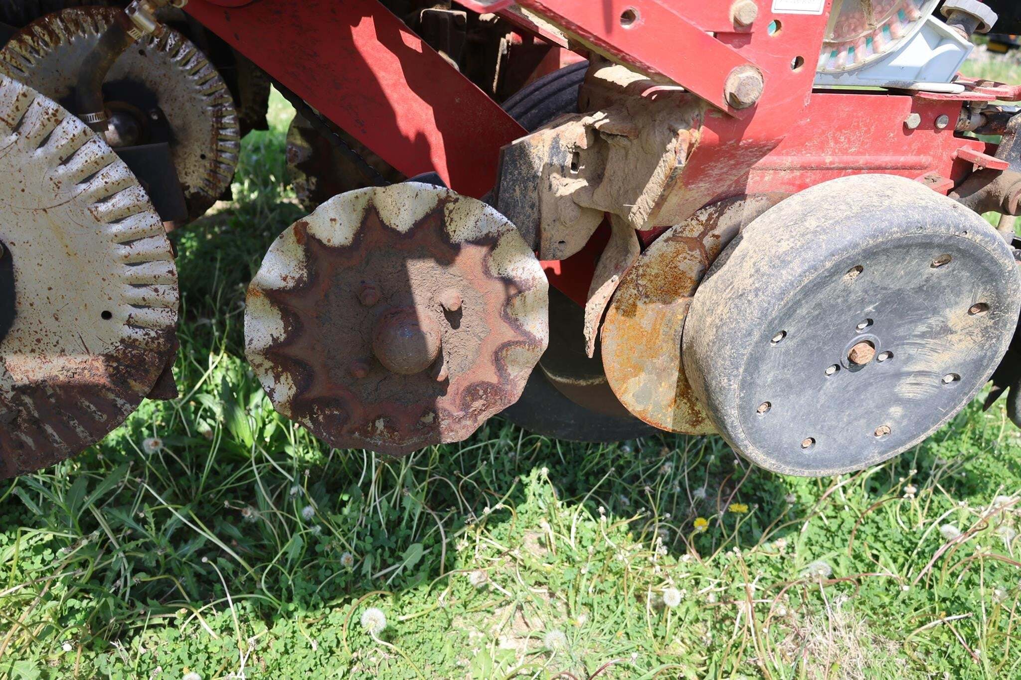  White 8180 Planter