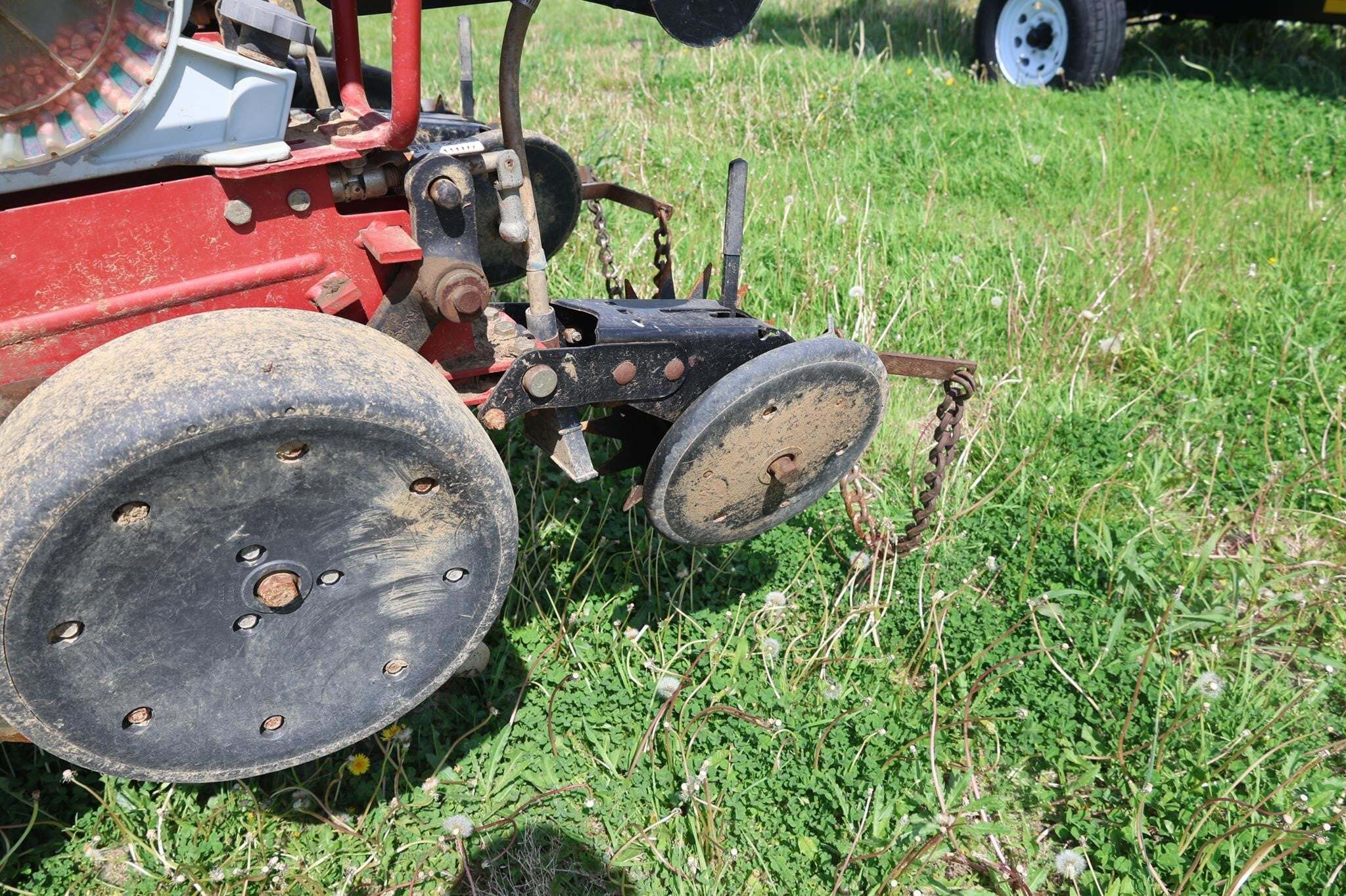  White 8180 Planter