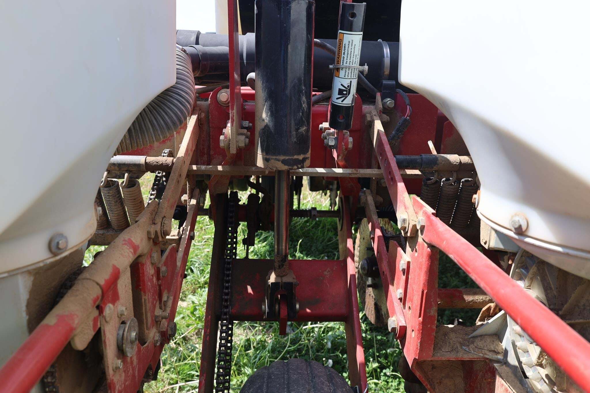  White 8180 Planter