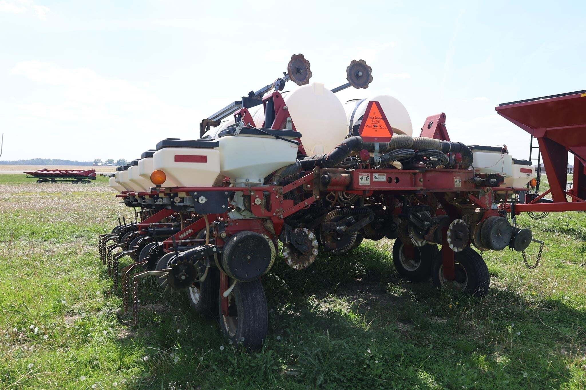  White 8180 Planter