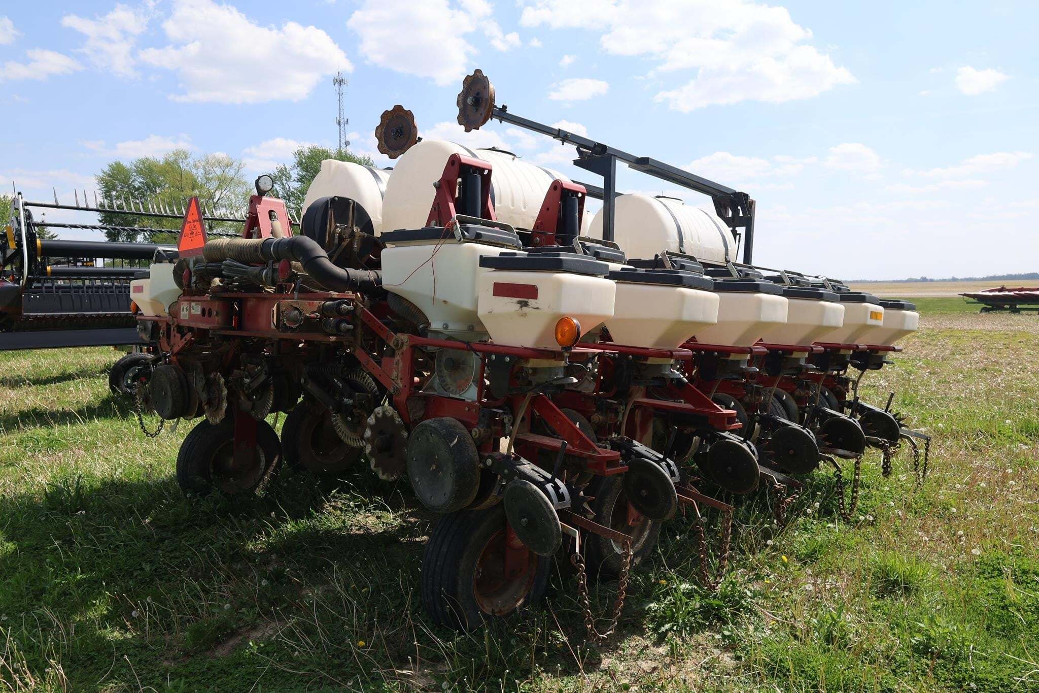  White 8180 Planter