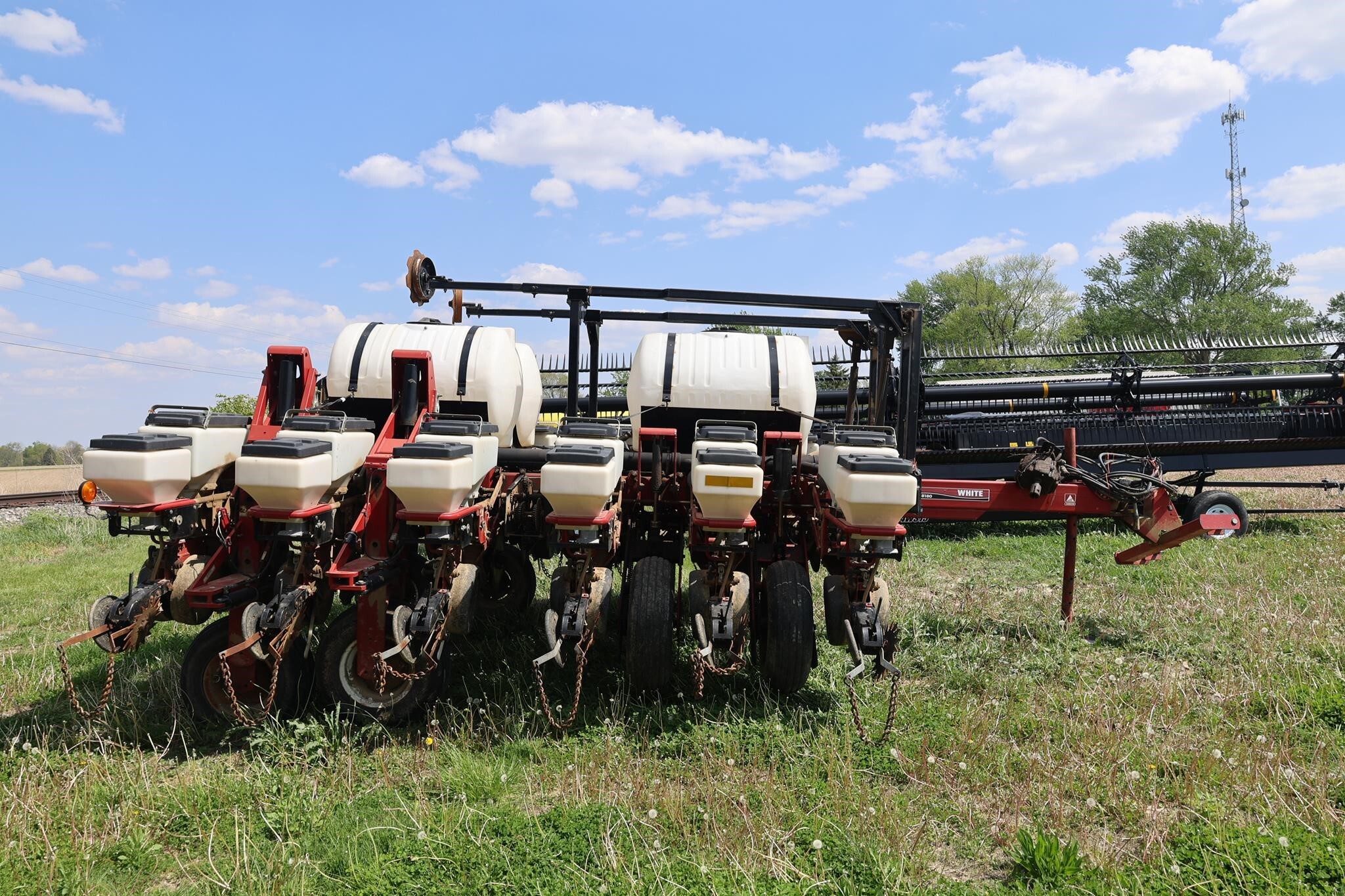  White 8180 Planter