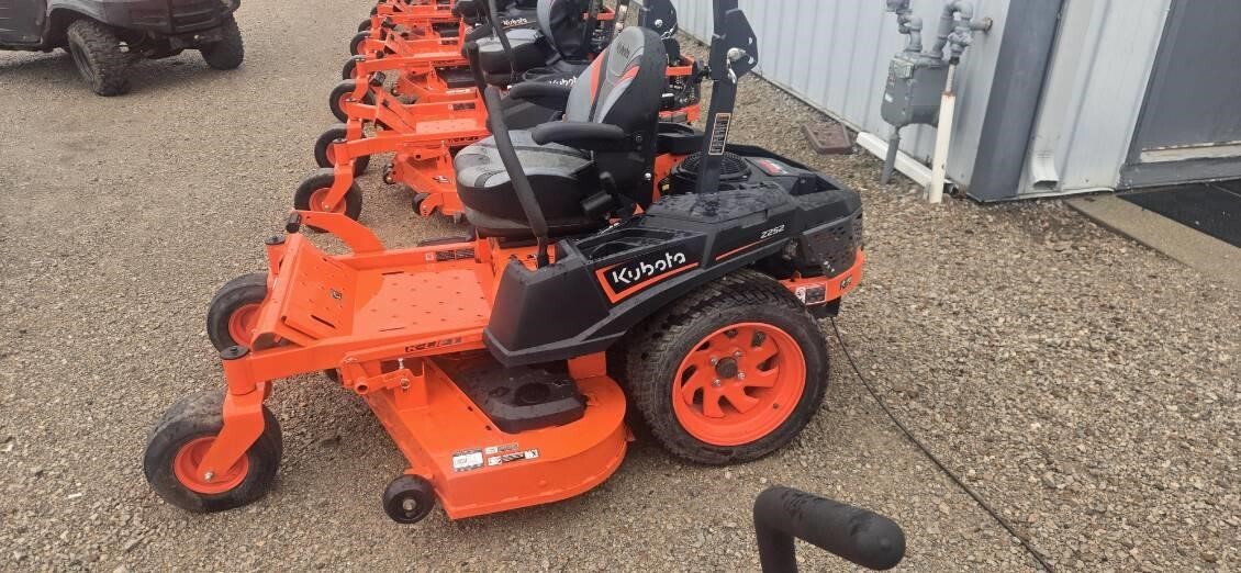  Kubota Z252 Lawn Mower