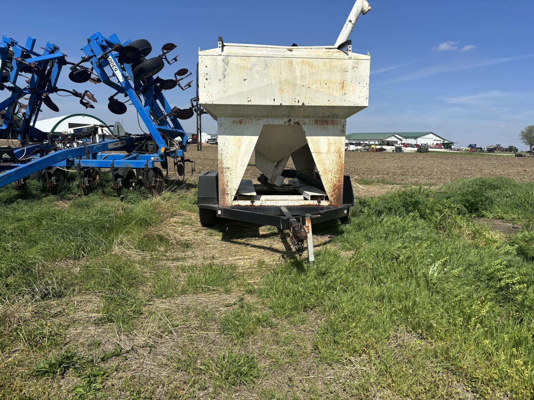  Friesen 220 Seed Tender