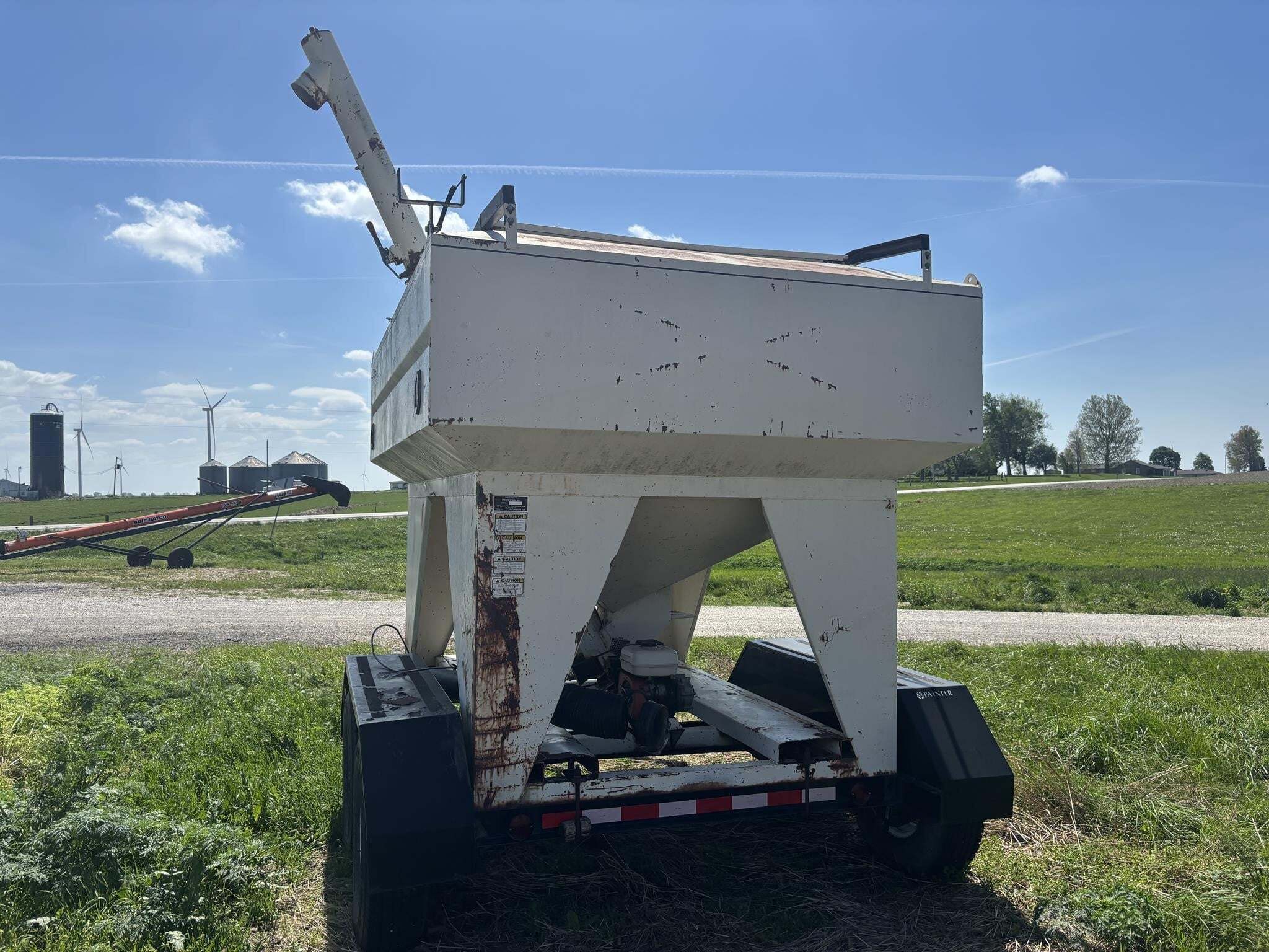  Friesen 220 Seed Tender