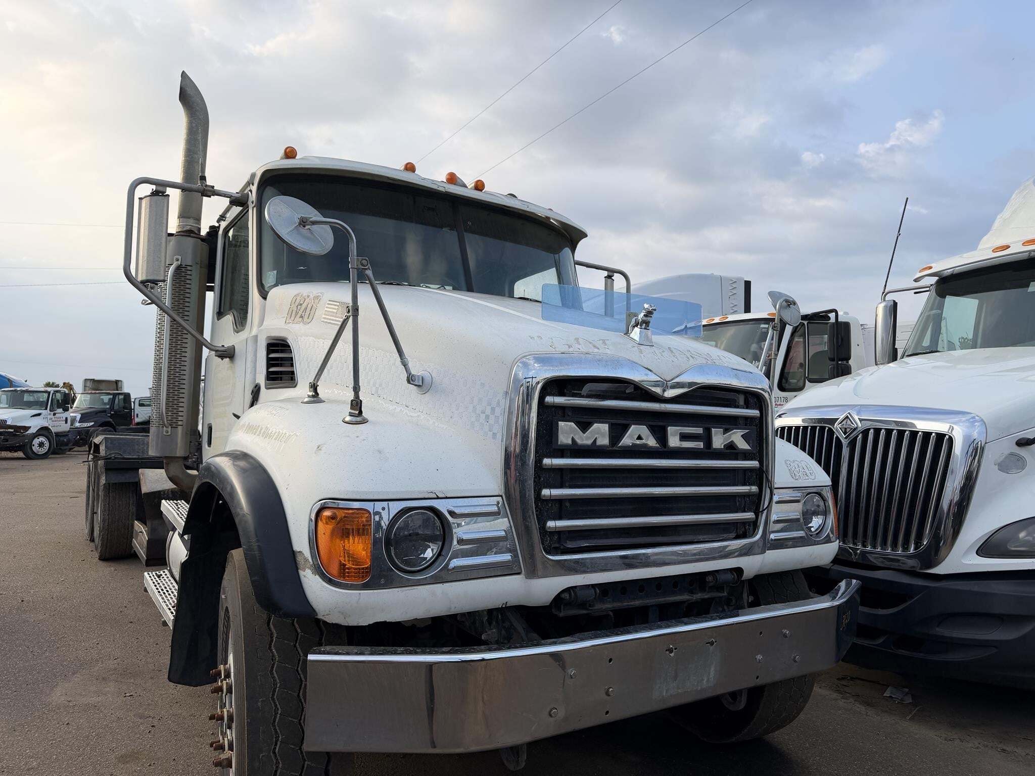 2007 Mack Granite CV713 Dump Trucks/Trailer