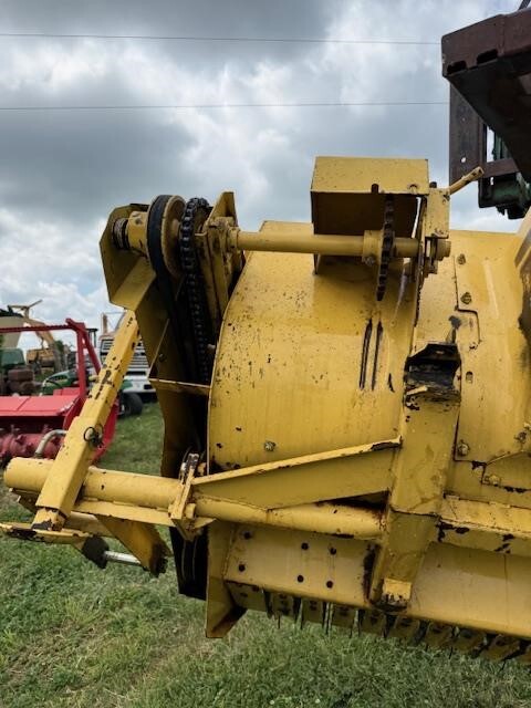 1999 New Holland 890W Pull-Type Forage Harvester