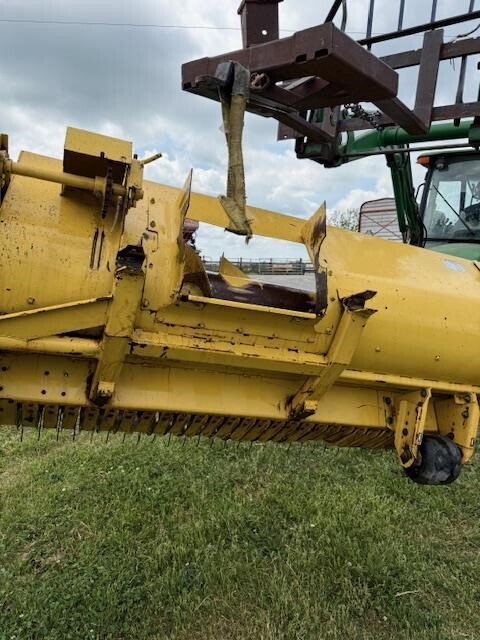 1999 New Holland 890W Pull-Type Forage Harvester