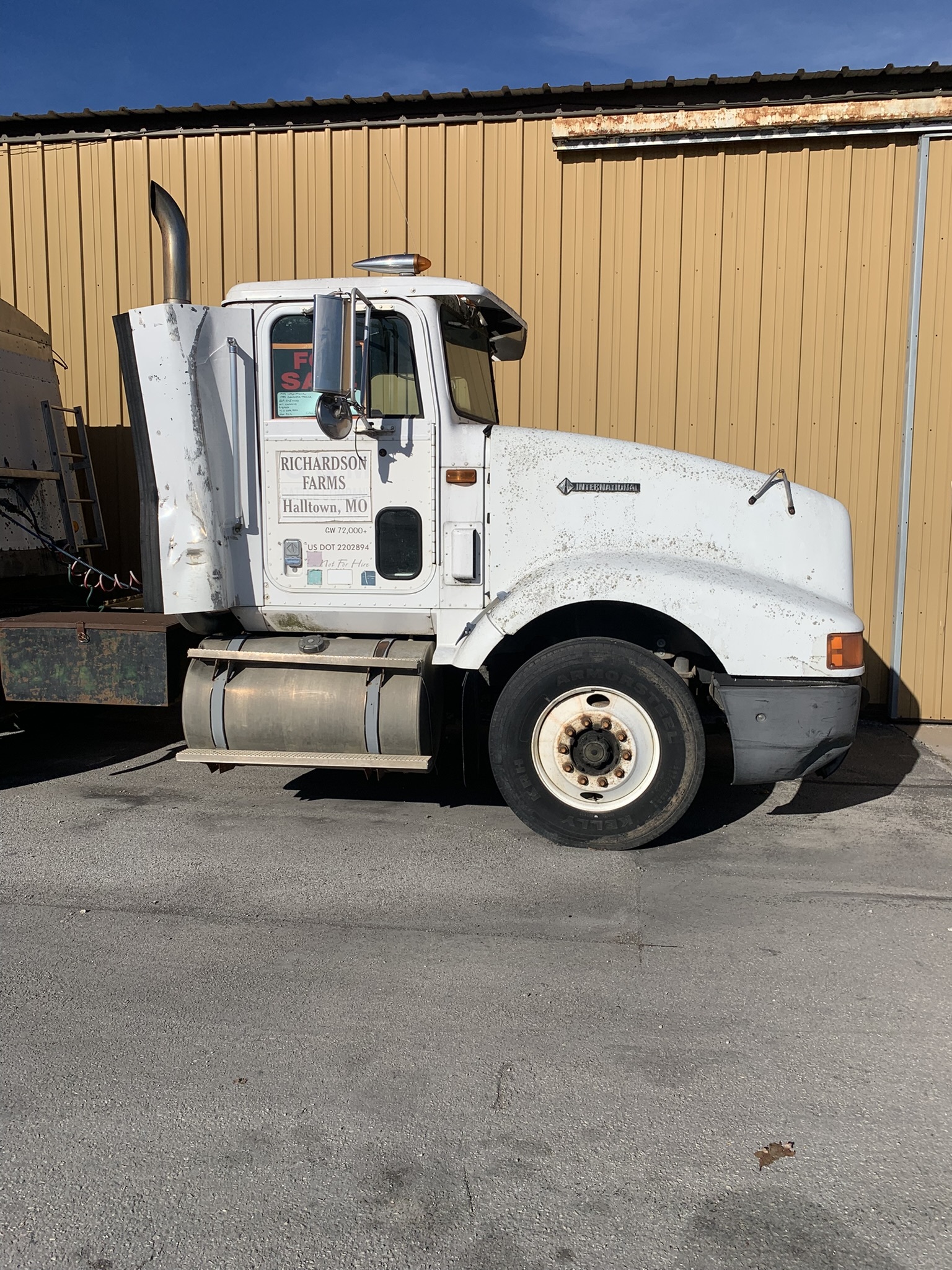 1993 International 9400 Semi Trucks/Trailer