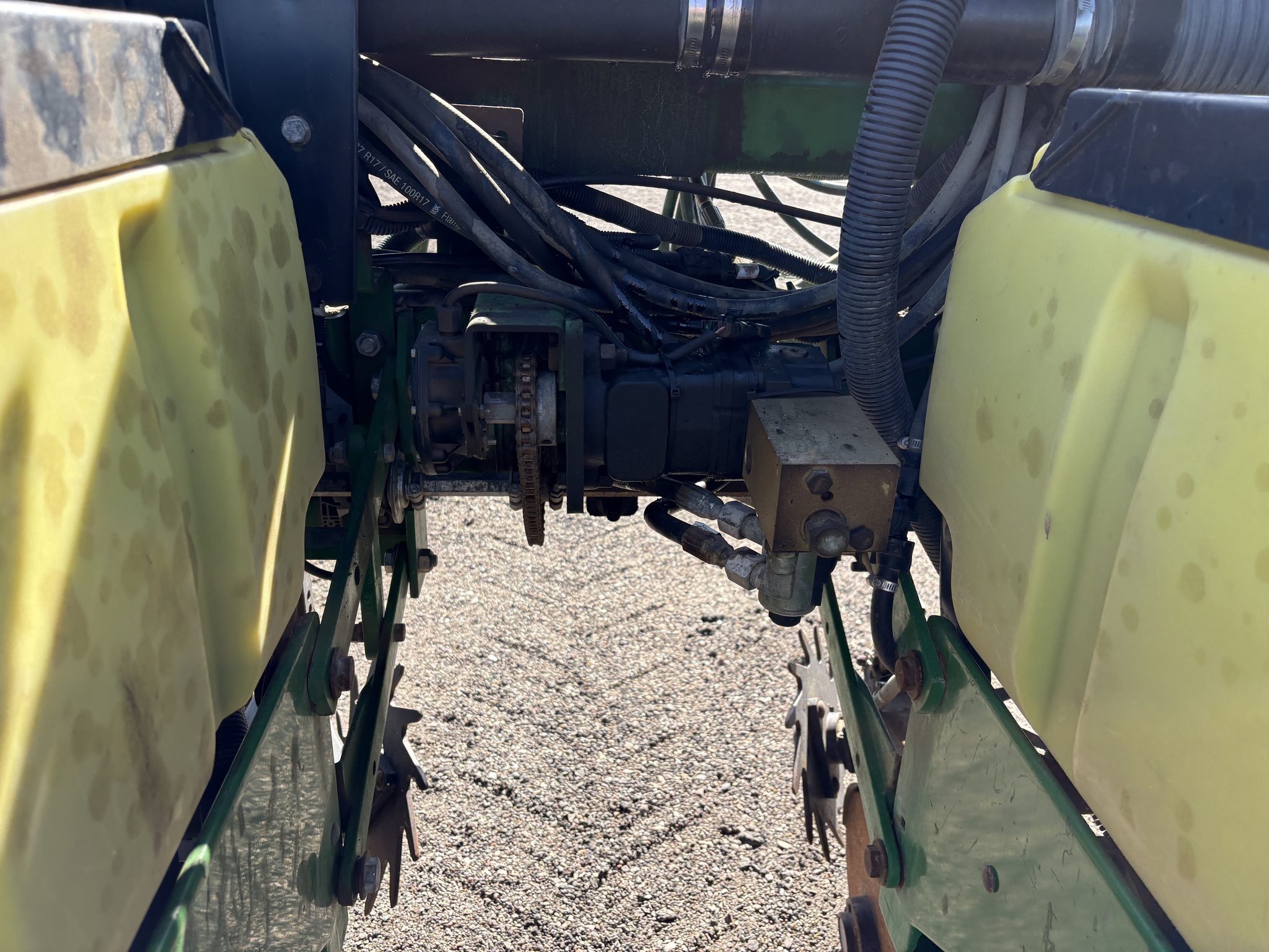 2013 John Deere 1720 Planter
