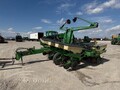 1999 John Deere 1760 Planter