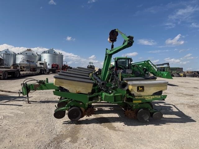 1999 John Deere 1760 Planter