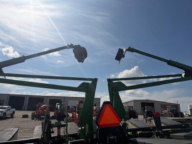 1999 John Deere 1760 Planter