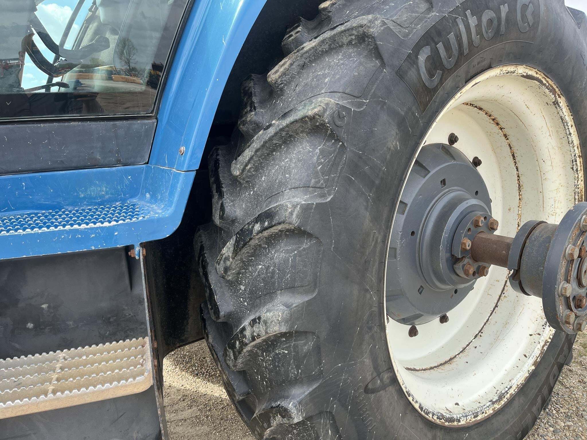 1995 Ford 8970 Tractor