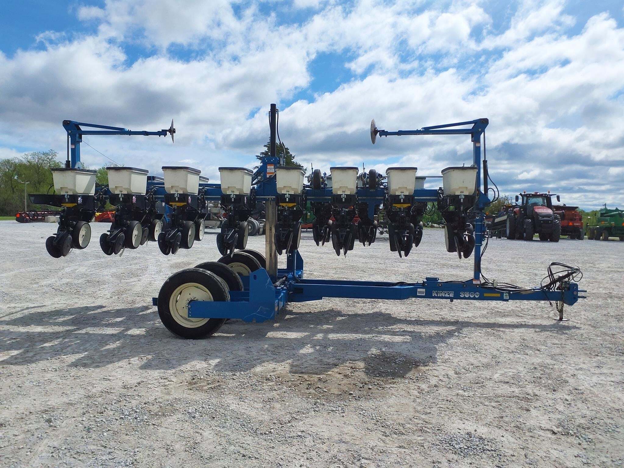  Kinze 3500 Planter