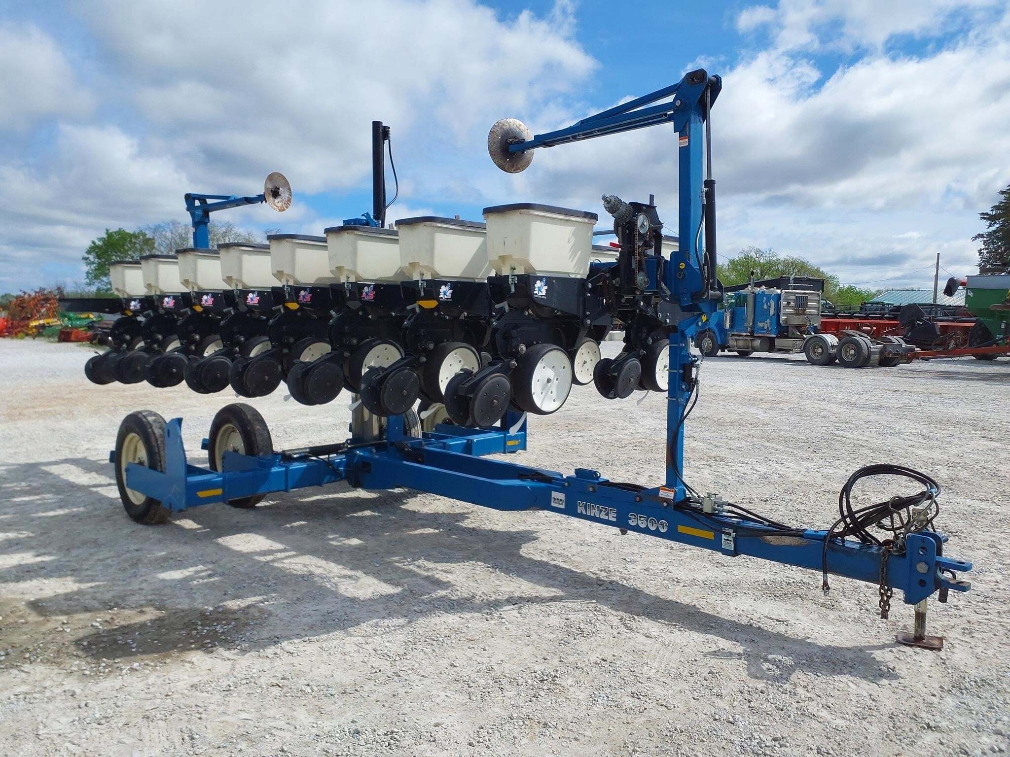  Kinze 3500 Planter