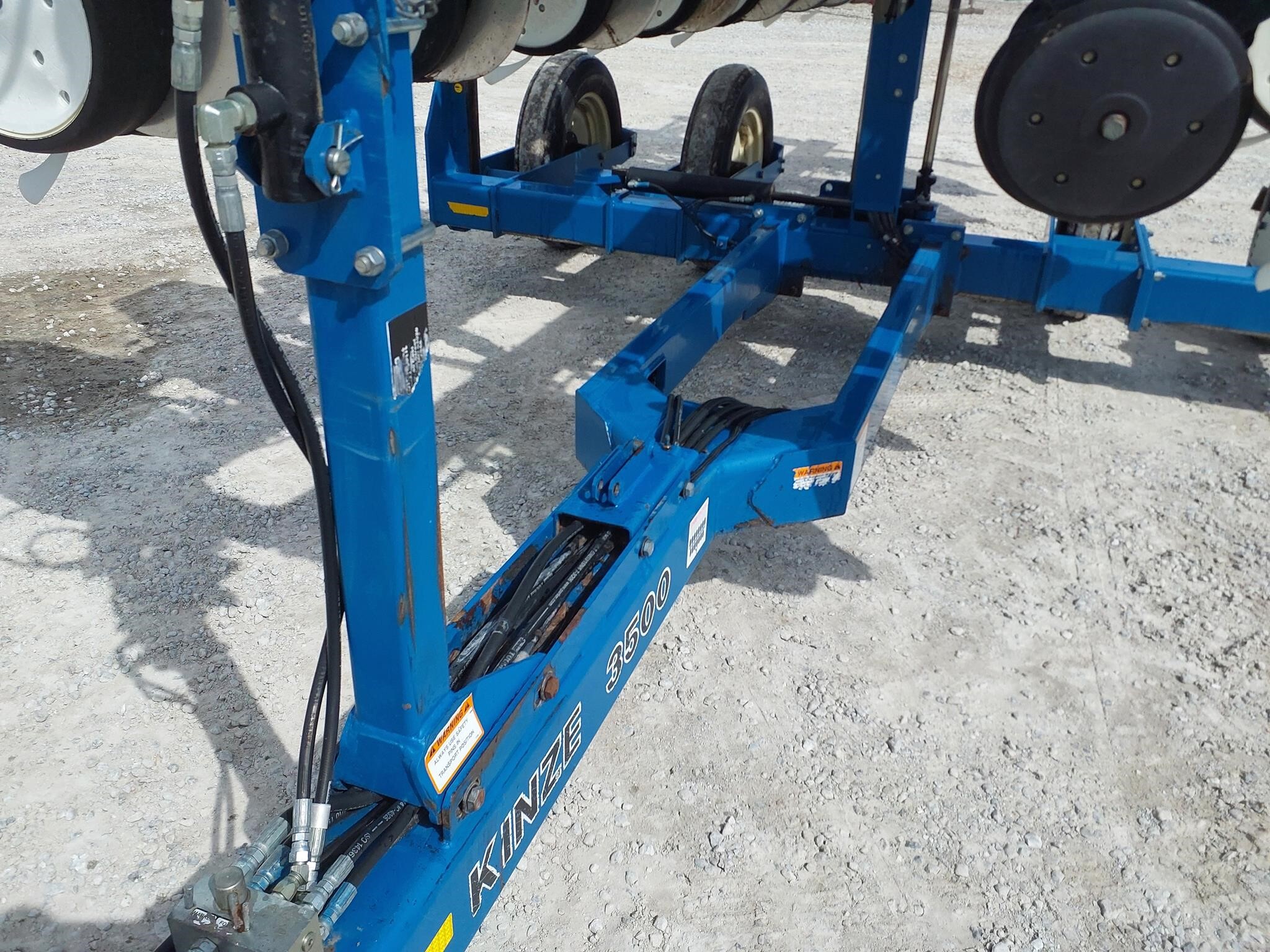  Kinze 3500 Planter