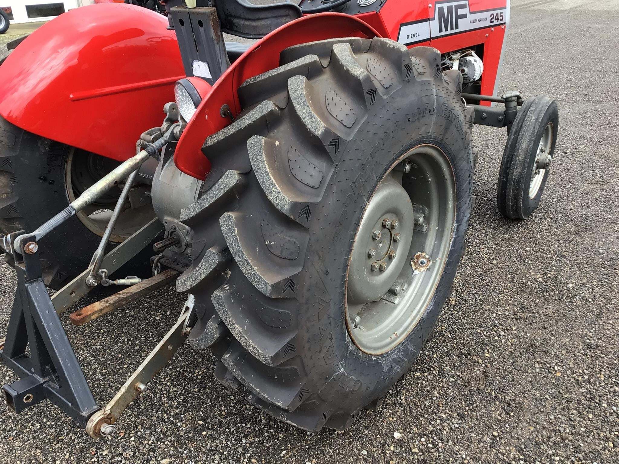 1980 Massey Ferguson 245 Tractor