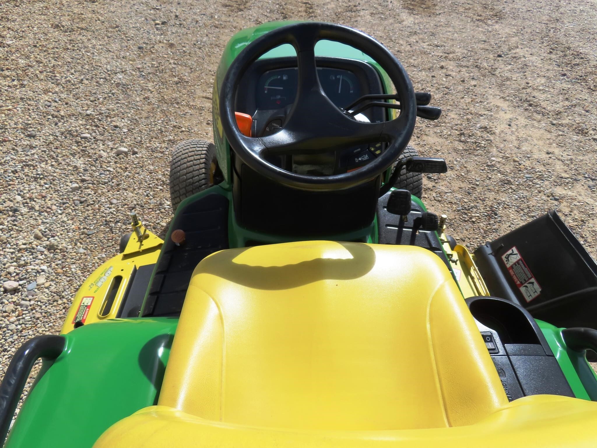 2009 John Deere X724 Lawn Mower