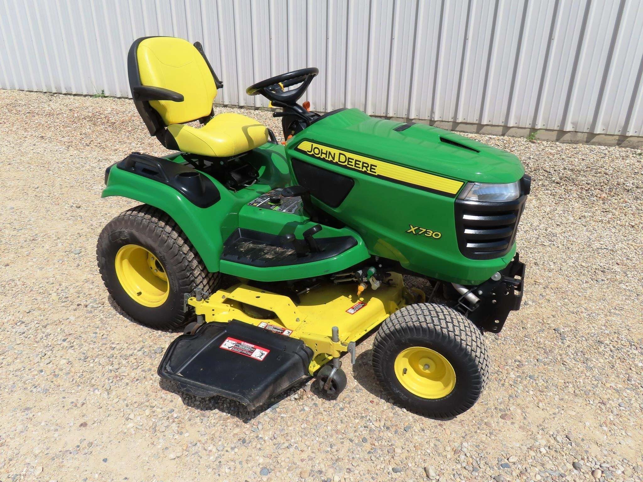 2014 John Deere X730 Lawn Mower