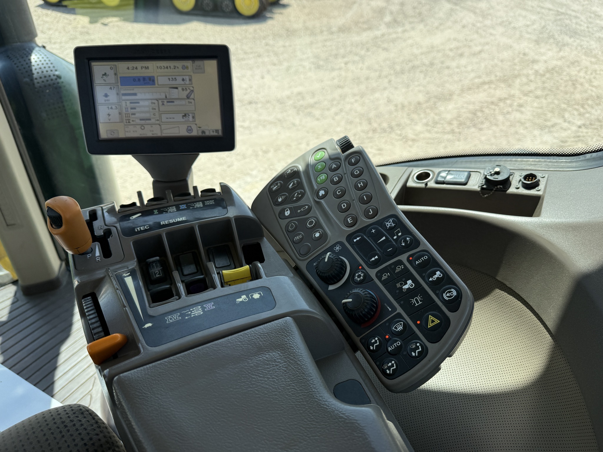 2011 John Deere 8360R Tractor
