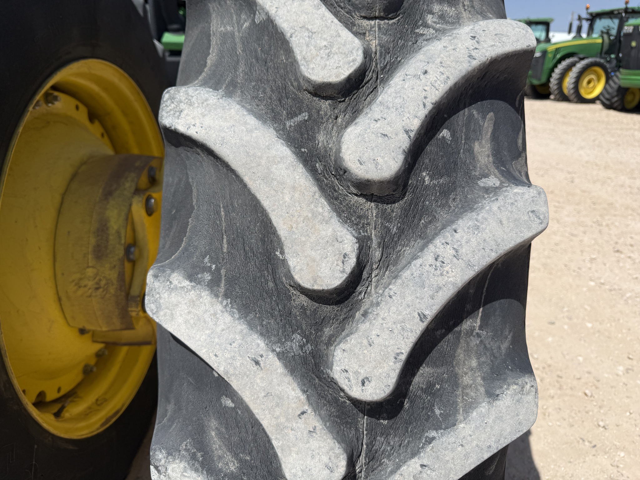2011 John Deere 8360R Tractor
