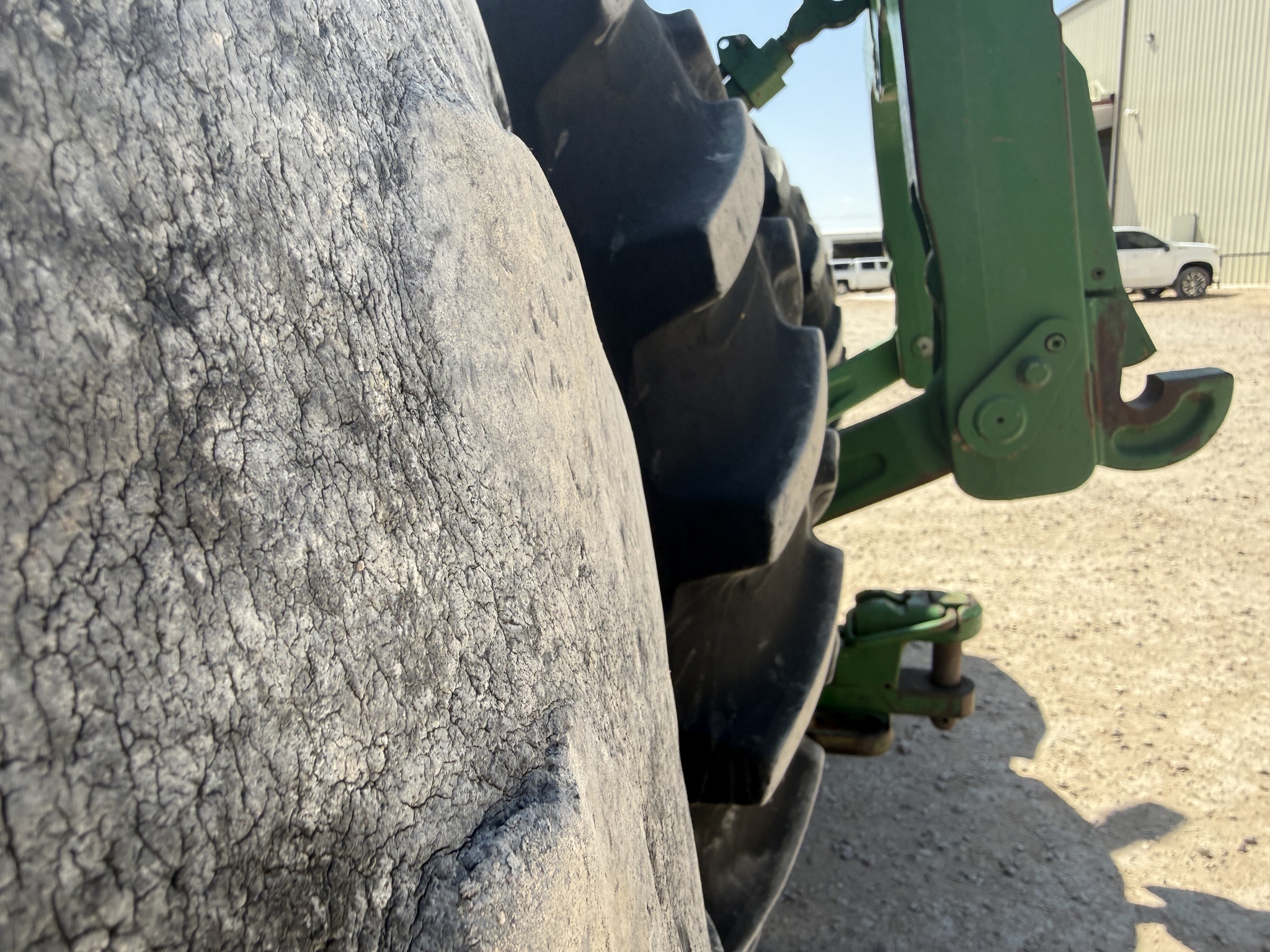 2011 John Deere 8360R Tractor