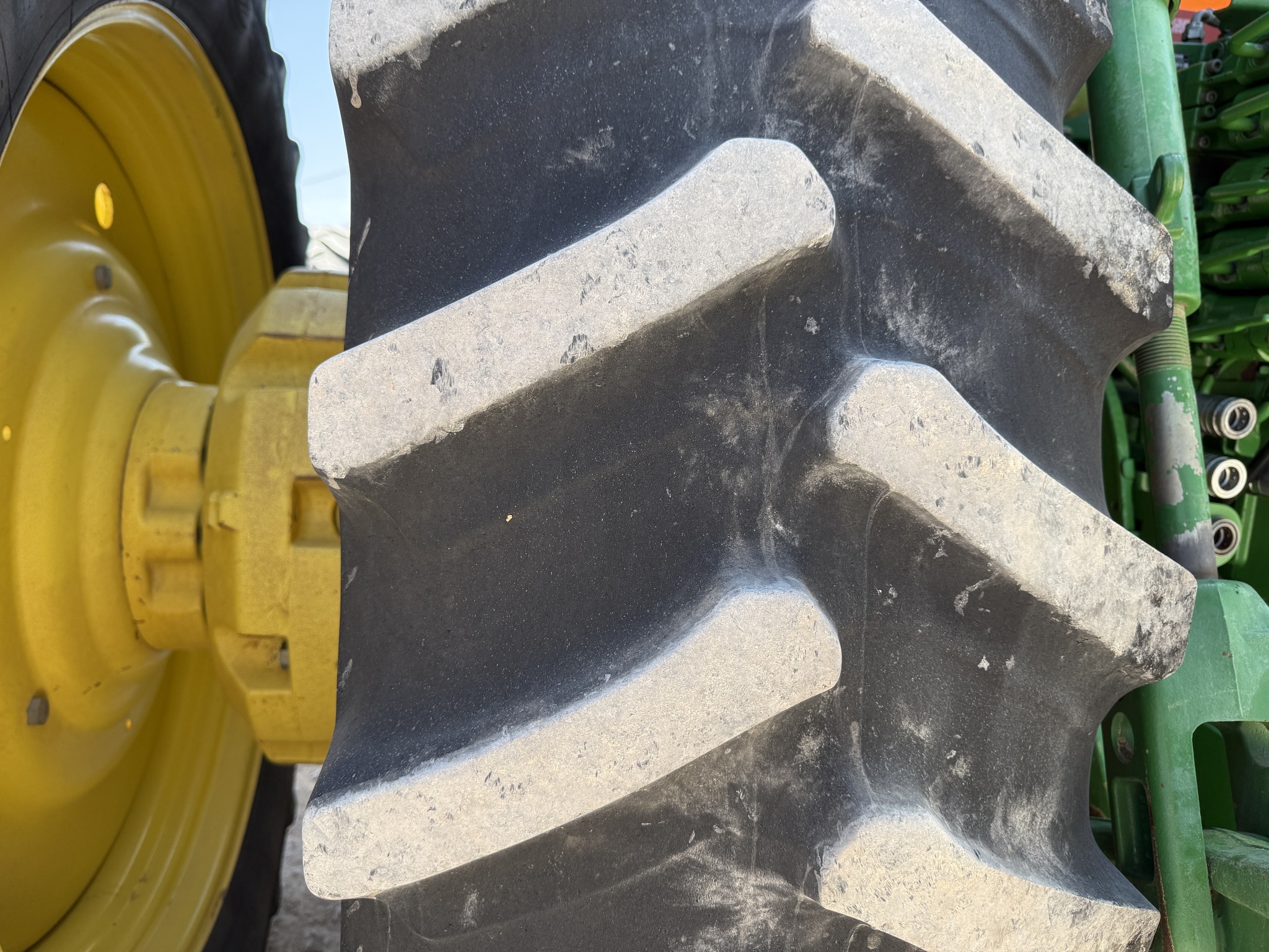 2011 John Deere 8360R Tractor