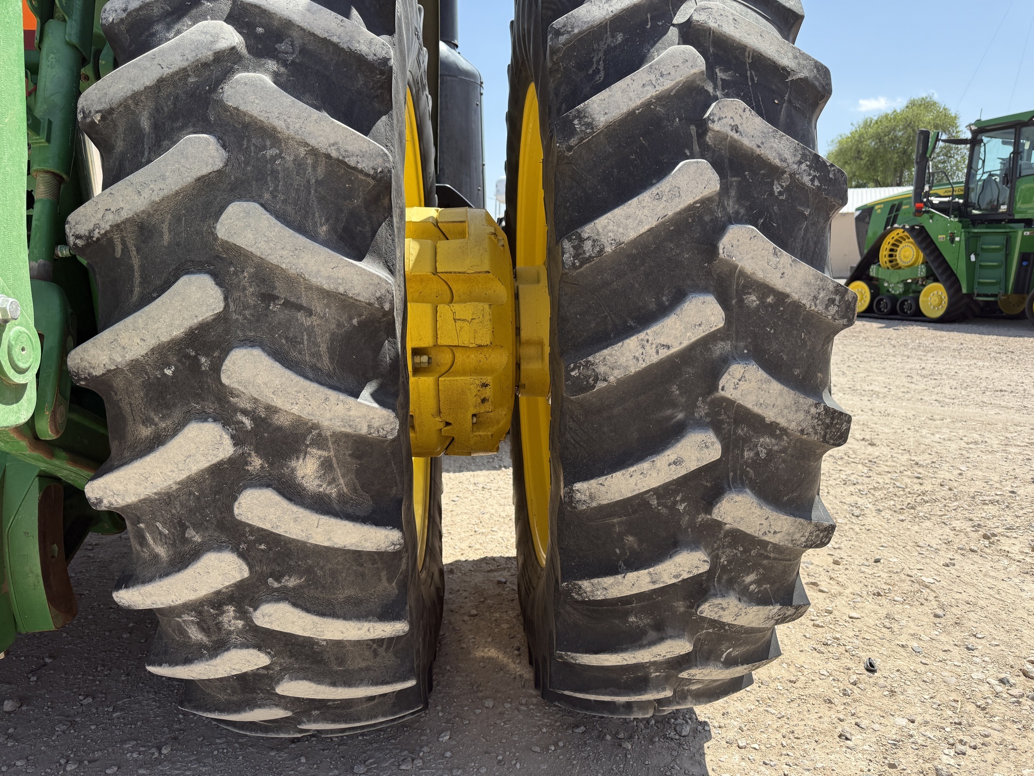 2011 John Deere 8360R Tractor