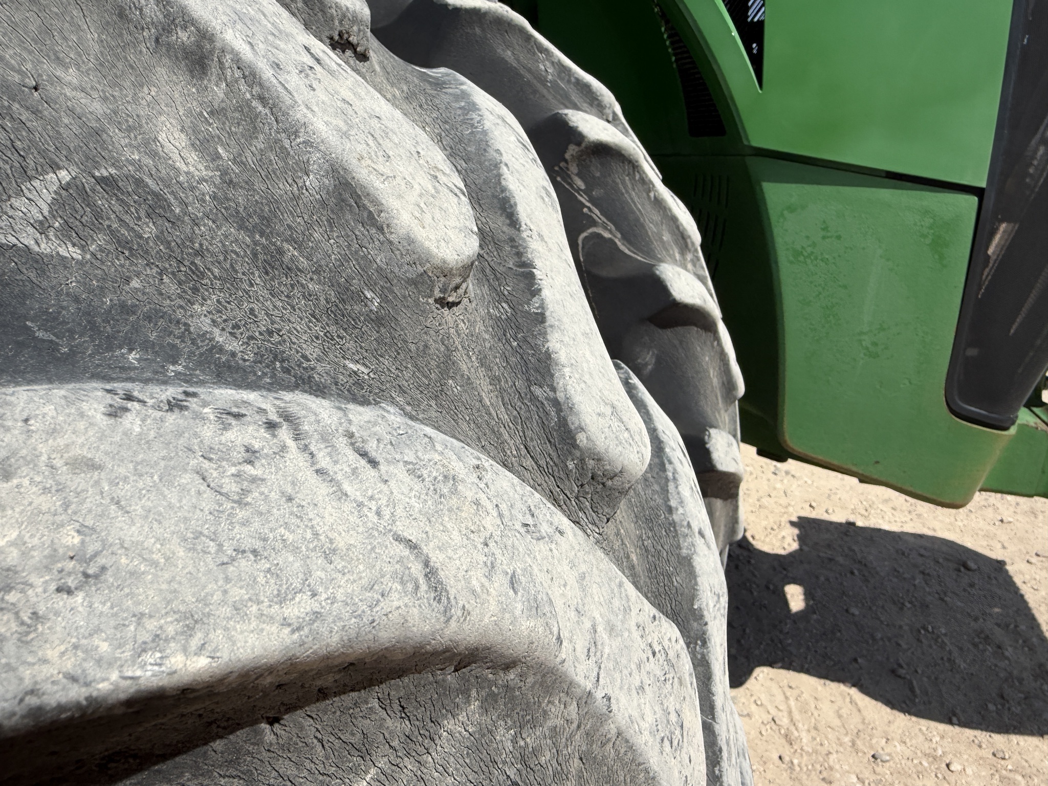 2011 John Deere 8360R Tractor