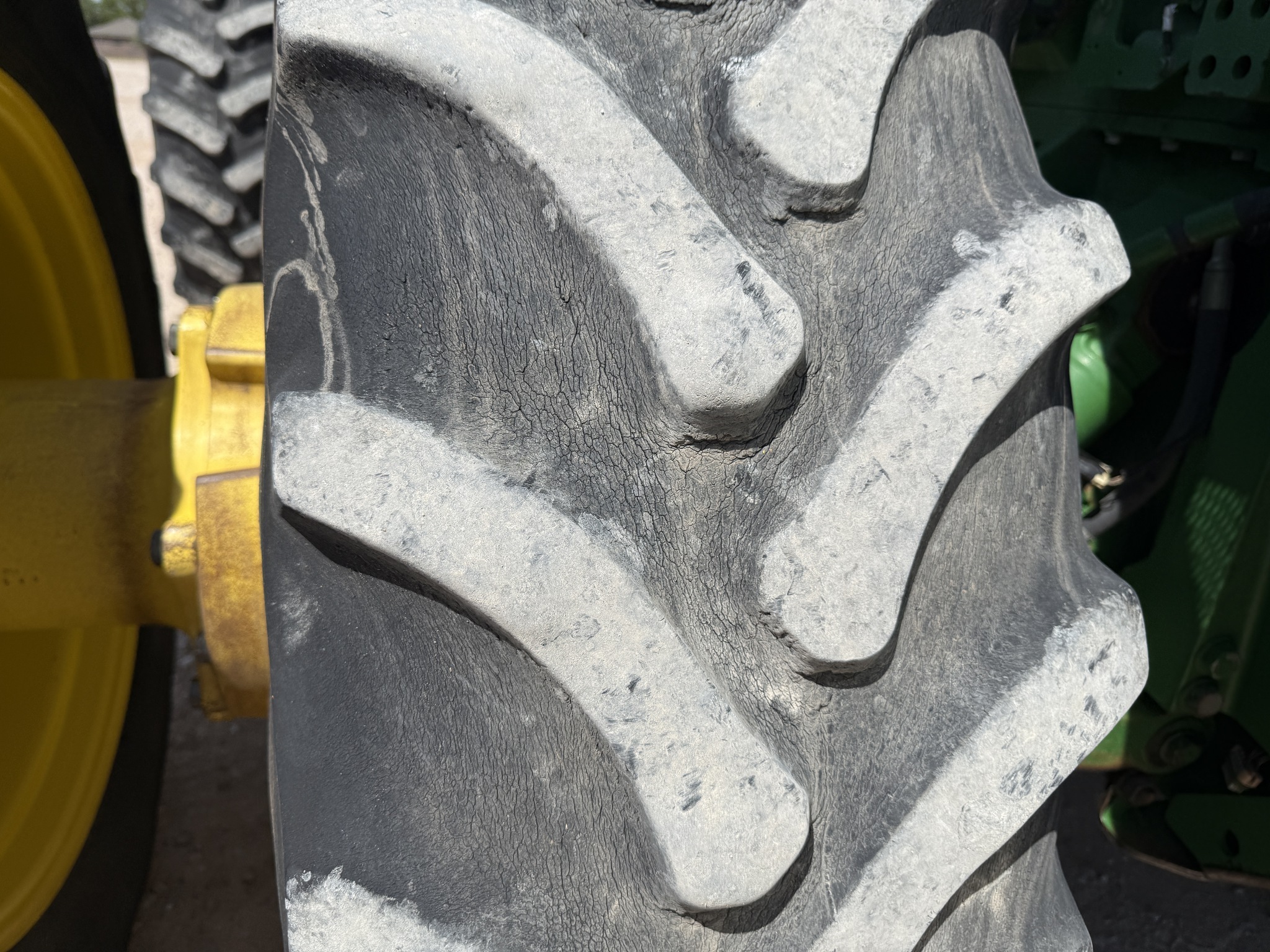 2011 John Deere 8360R Tractor