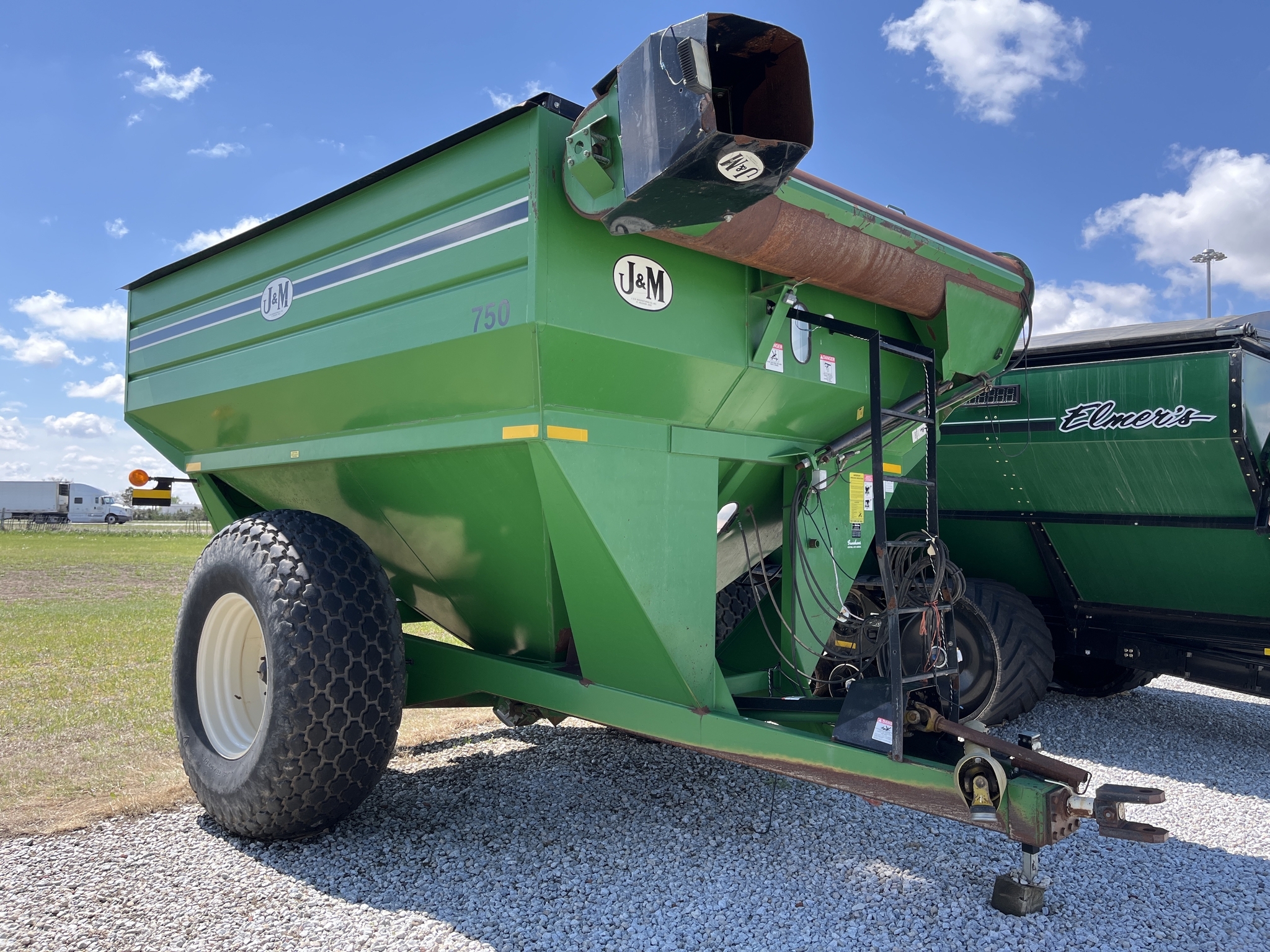 2001 J&M 750-18 Grain Cart