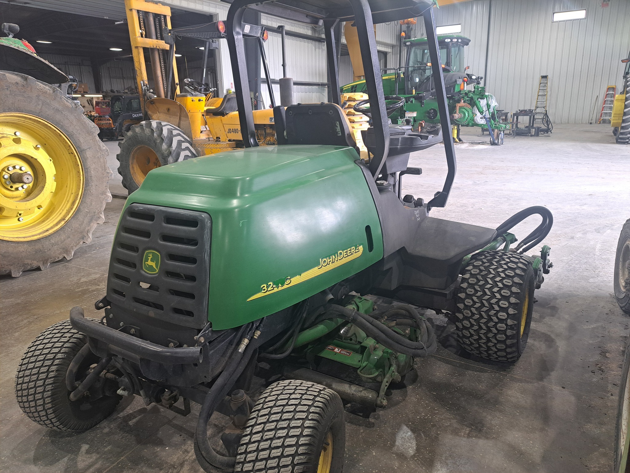 2006 John Deere 3245C Lawn Mower