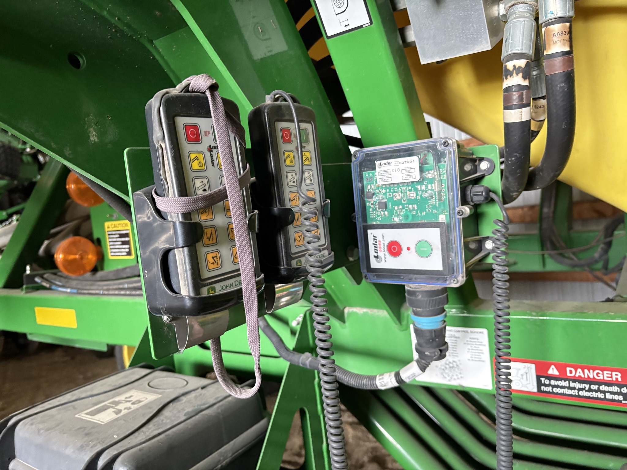 2016 John Deere 1890 Air Seeder