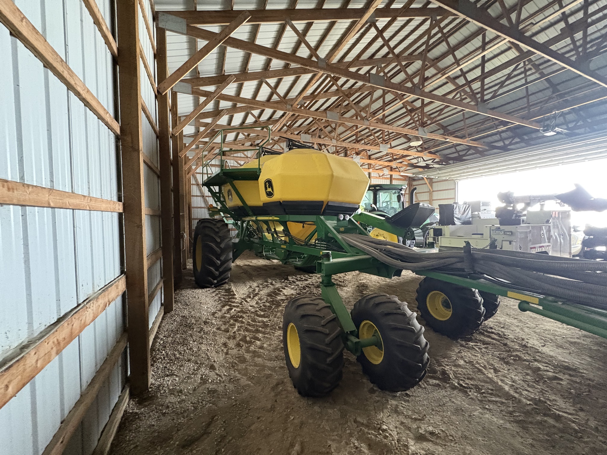 2016 John Deere 1890 Air Seeder