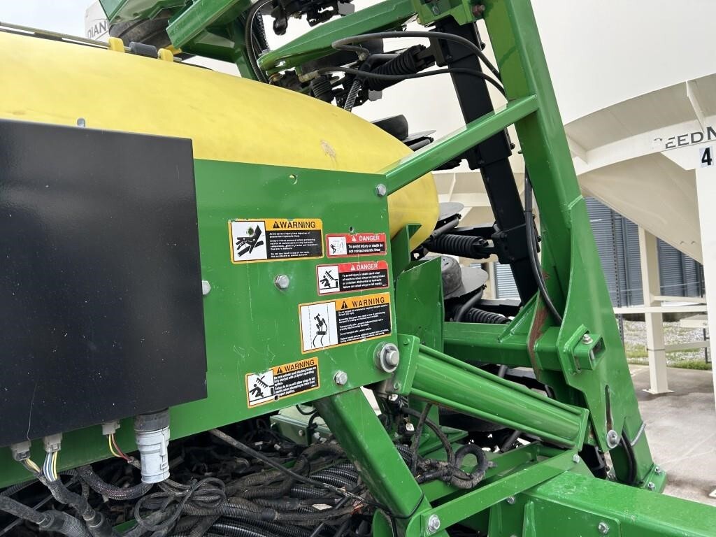 2017 John Deere 1990 Air Seeder