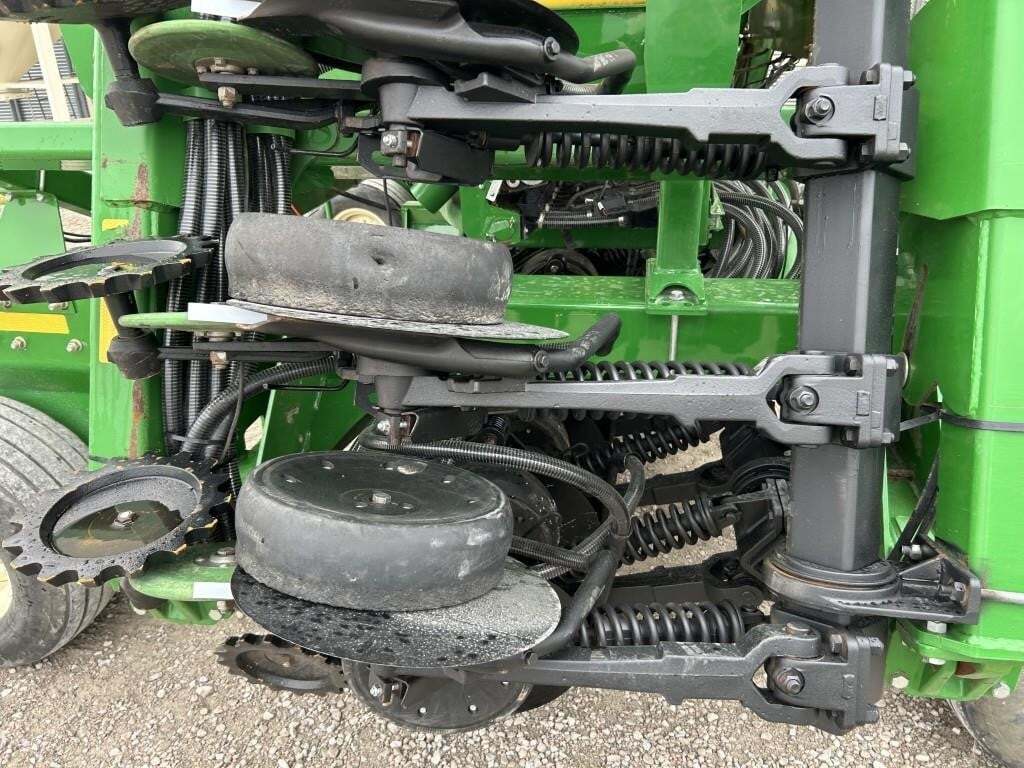 2017 John Deere 1990 Air Seeder