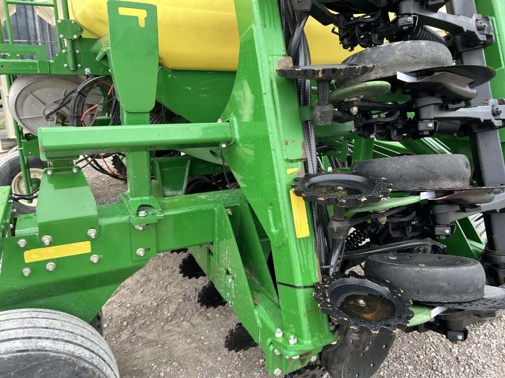 2017 John Deere 1990 Air Seeder