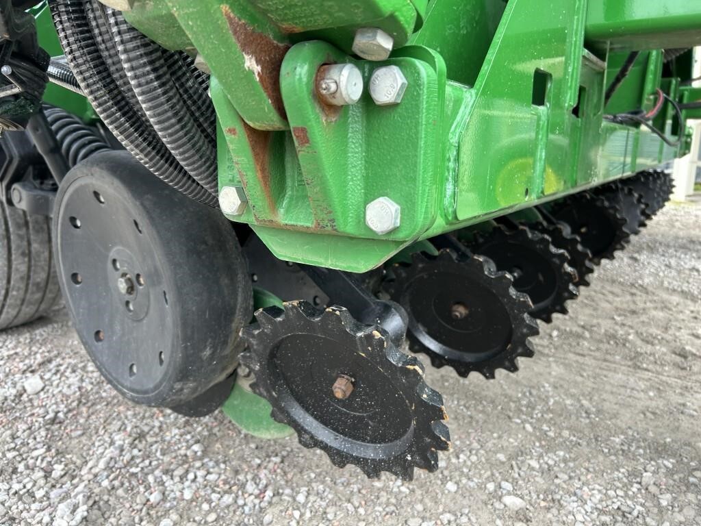 2017 John Deere 1990 Air Seeder