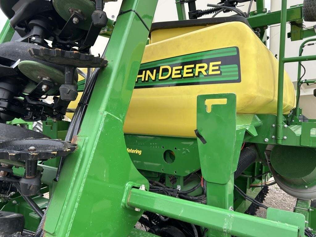 2017 John Deere 1990 Air Seeder
