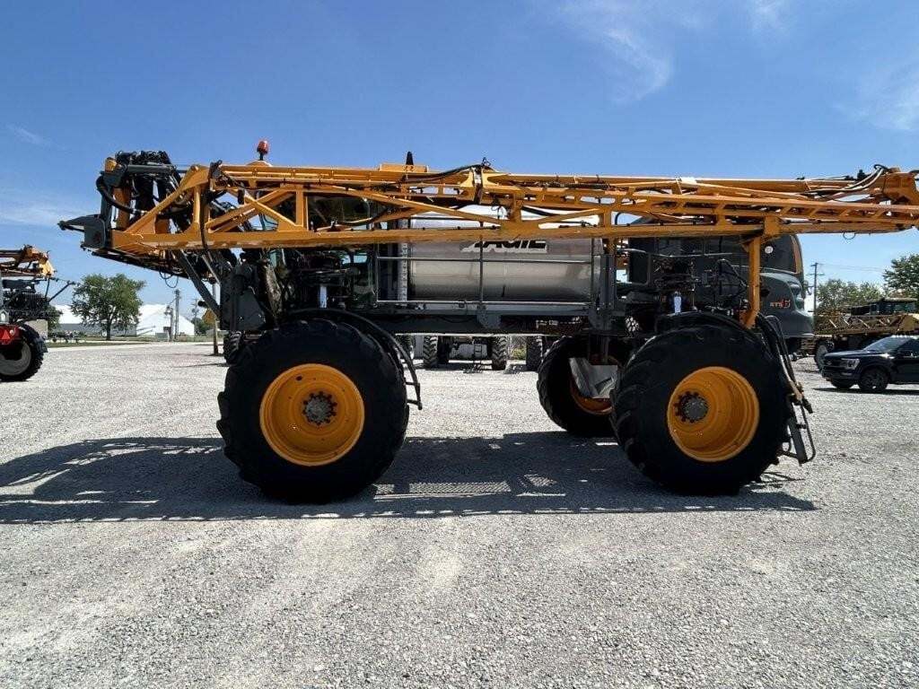2016 Hagie STS16 Self-Propelled Sprayer