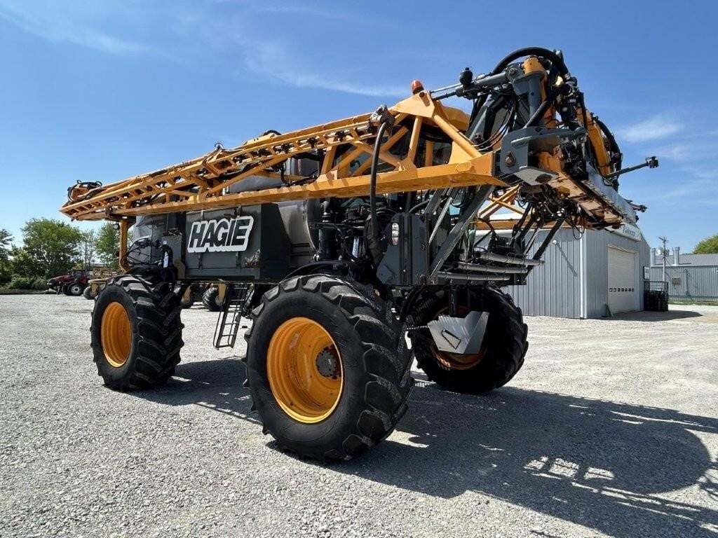 2016 Hagie STS16 Self-Propelled Sprayer